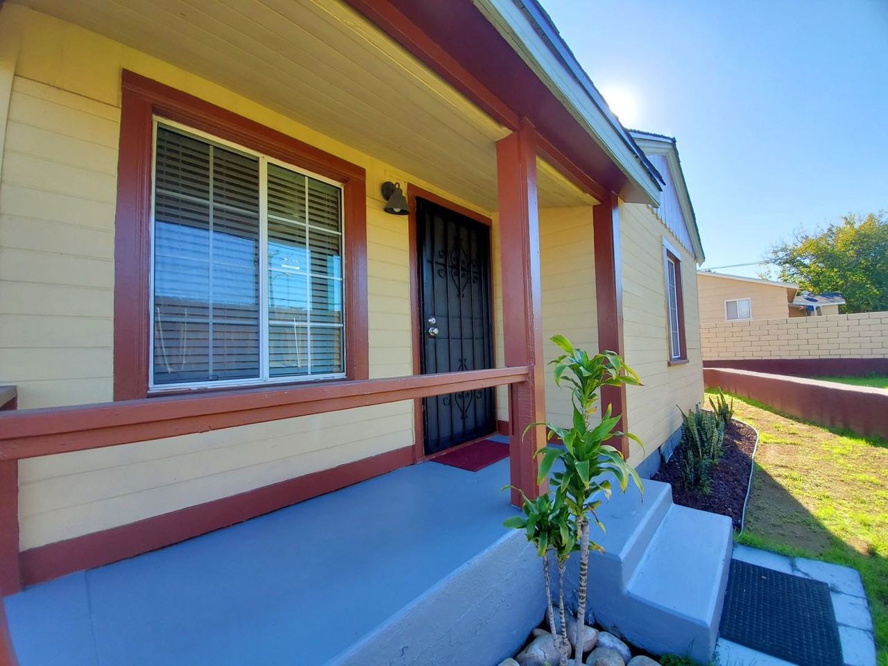 1043 So Sunshine - Photo 3 of 13