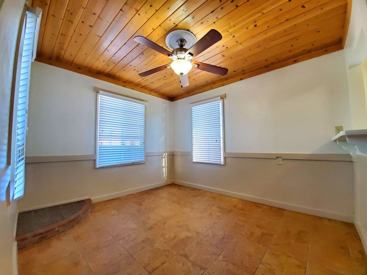 1043 So Sunshine - Photo 6 of 13