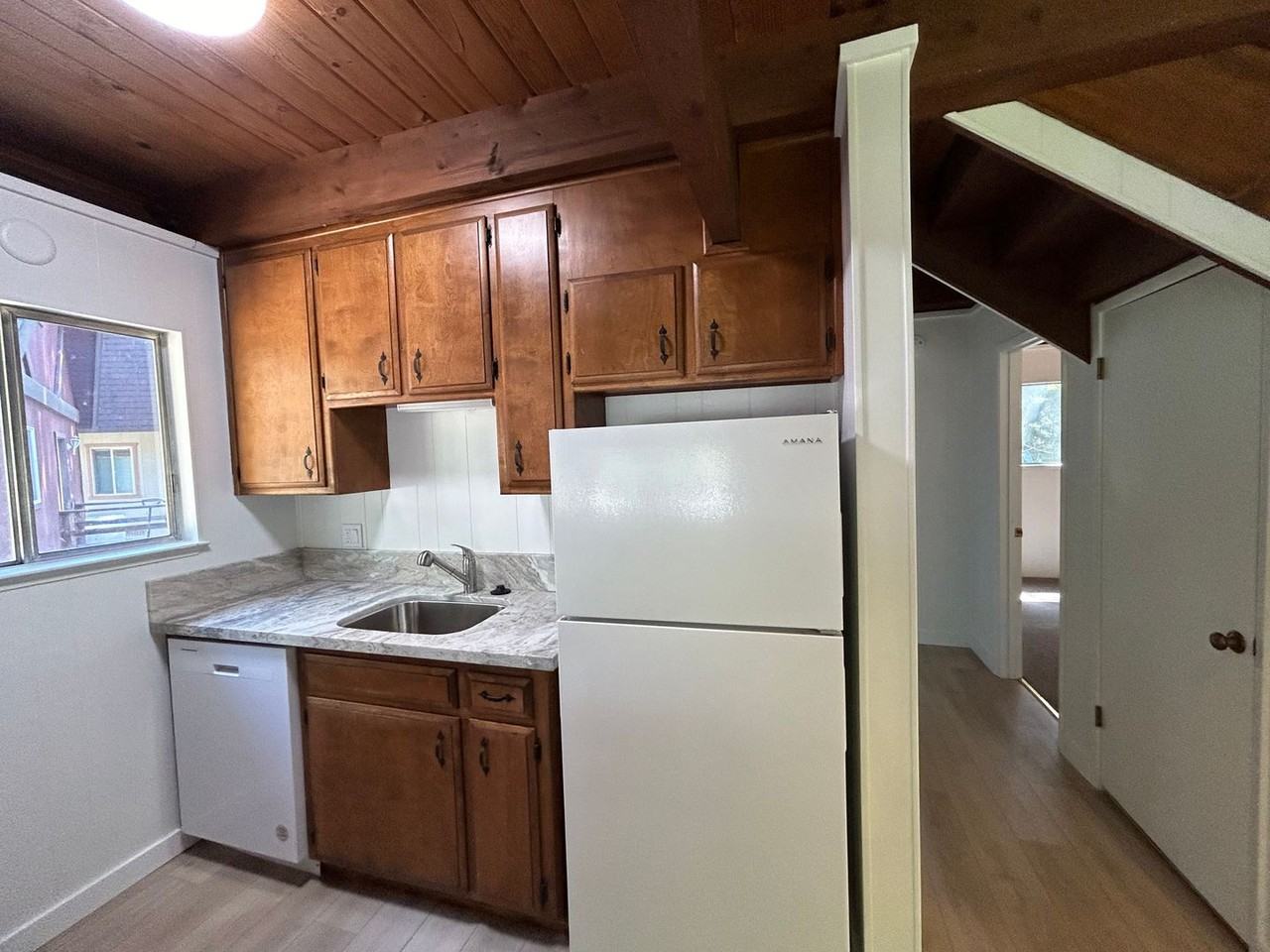 970 Tanglewood Dr - Photo 5 of 17