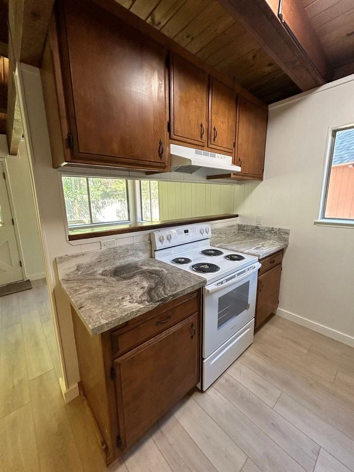 970 Tanglewood Dr - Photo 6 of 17
