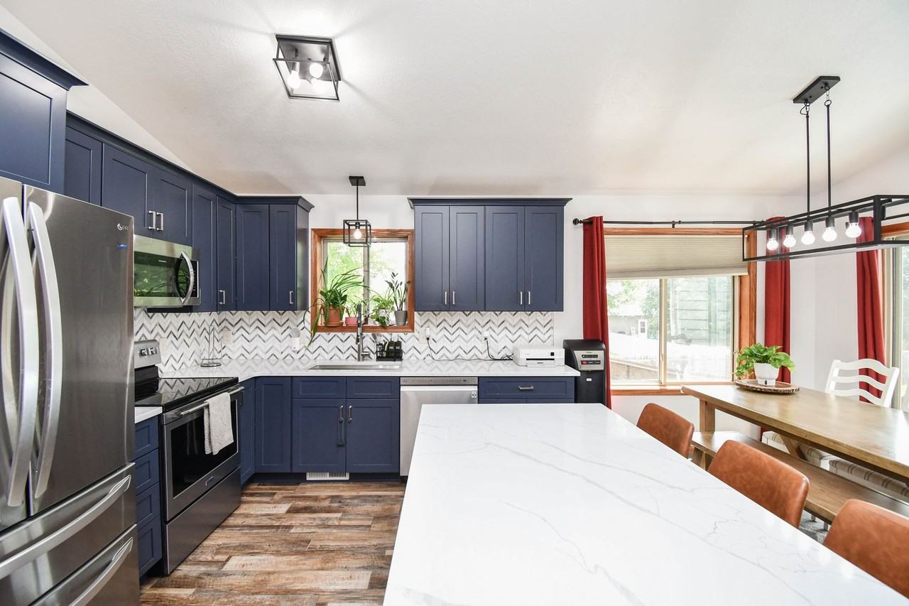 5704 S San Diego Ave - Photo 7 of 43