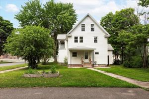 featured image of 820 10th St E