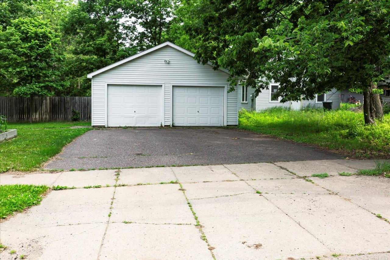 820 10th St E - Photo 2 of 29