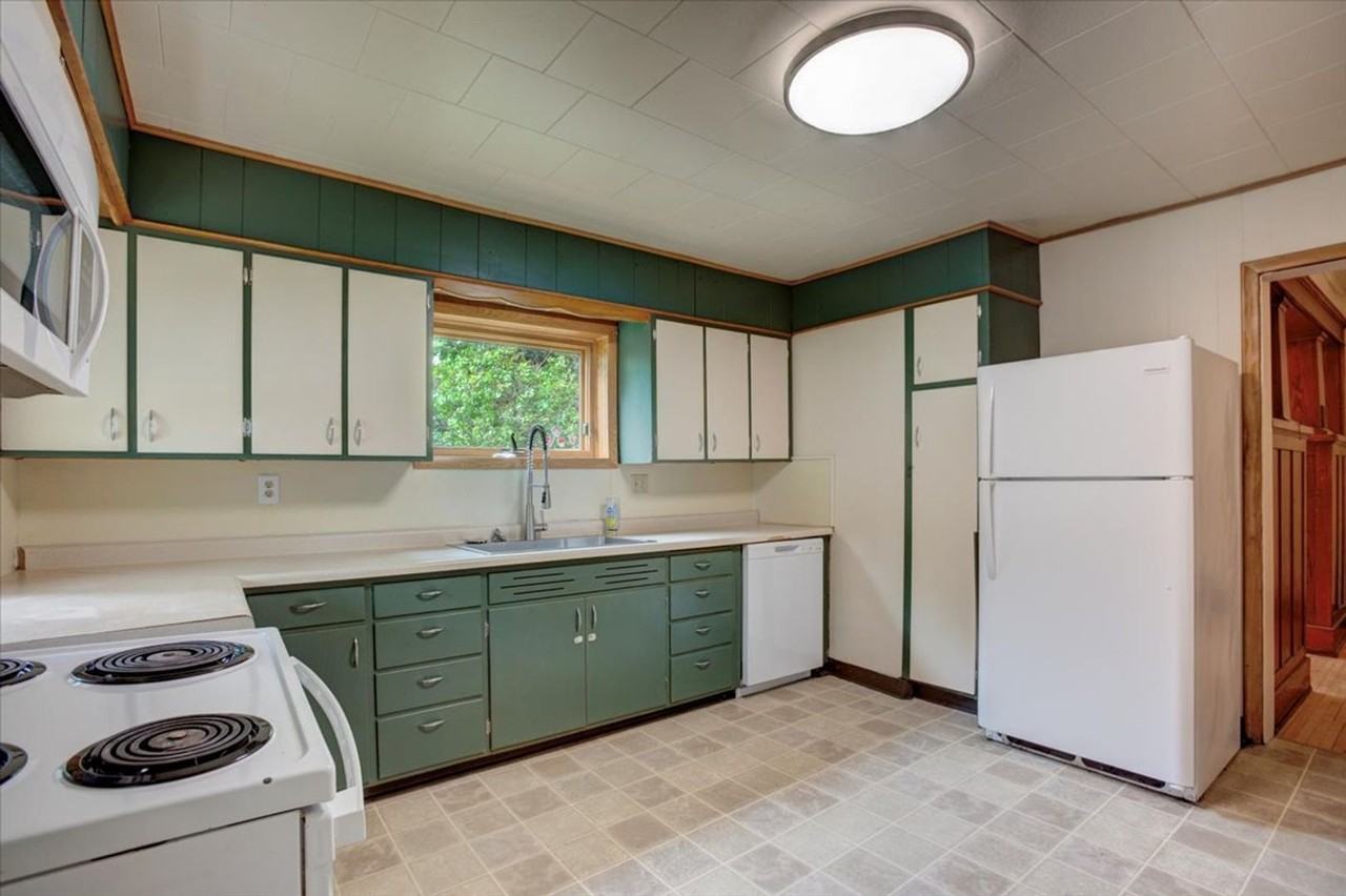 820 10th St E - Photo 5 of 29