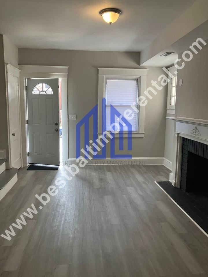 2926 Arunah Ave - Photo 3 of 11
