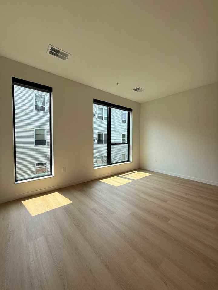 Irwin North - Photo 3 of 50