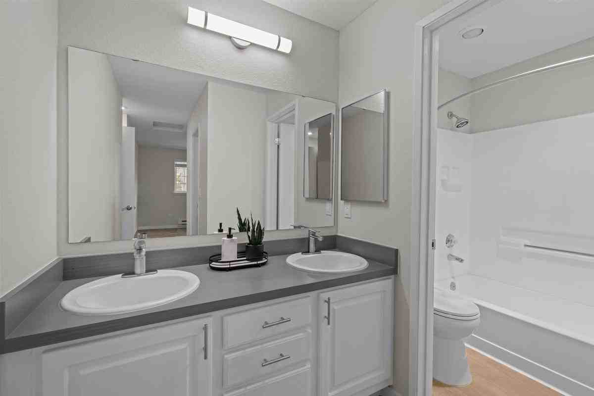 9900 12th Ave W - Photo 3 of 22