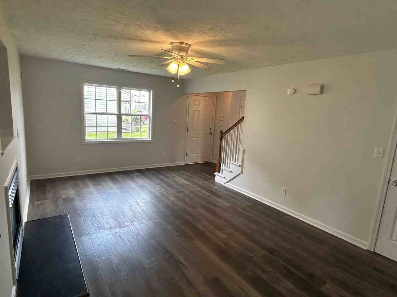 1245 Bombay Dr - Photo 3 of 21