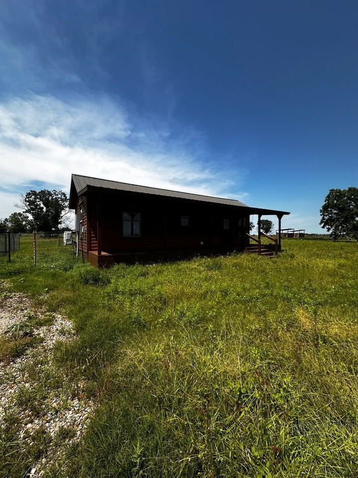 547 Walker Ln - Photo 2 of 21