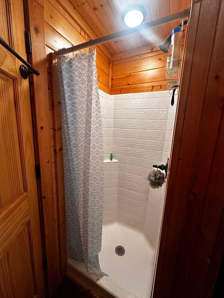 547 Walker Ln - Photo 5 of 21