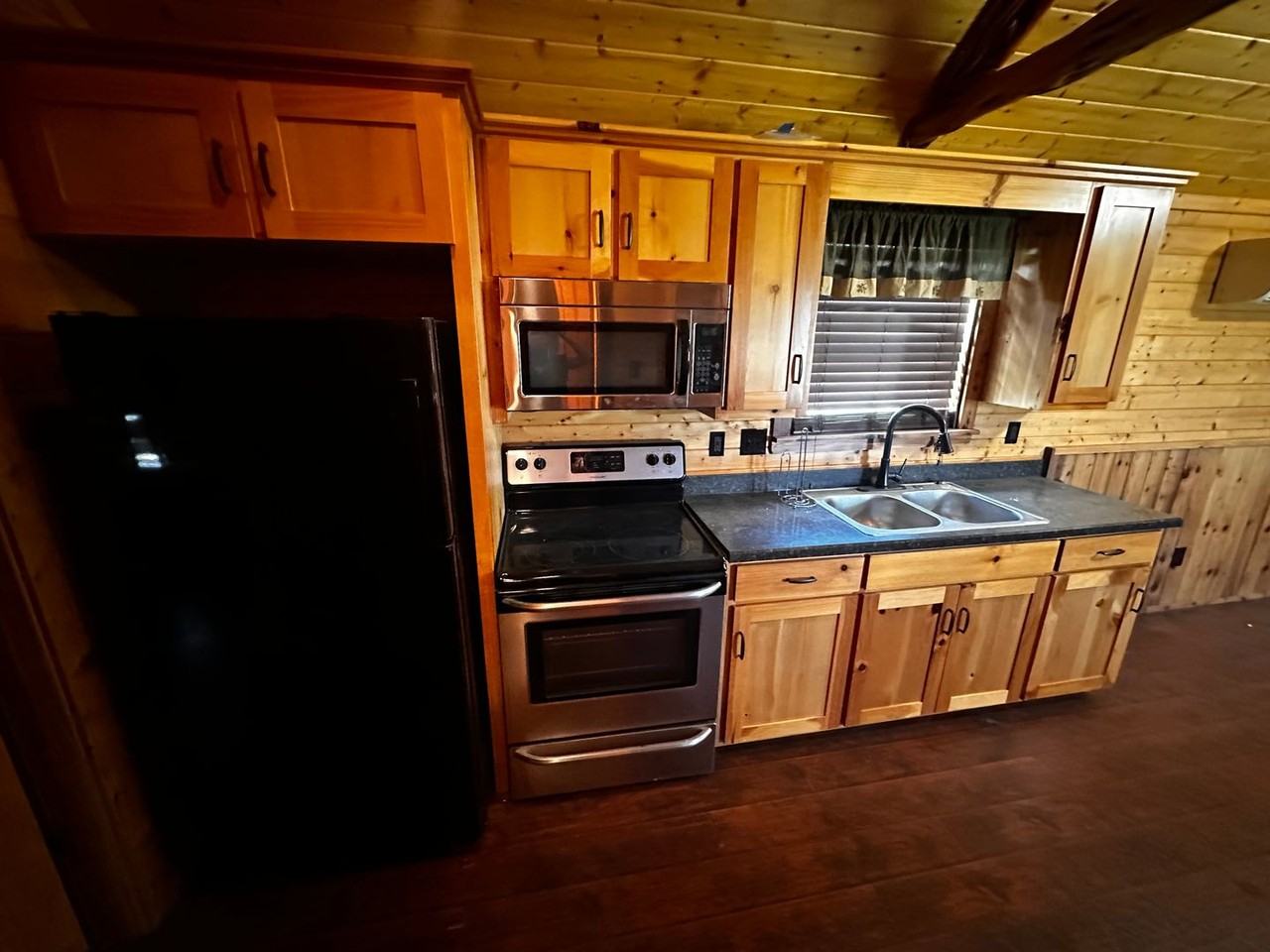 547 Walker Ln - Photo 7 of 21