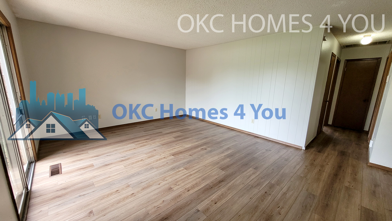 7020 Woodlake Dr - Photo 2 of 17