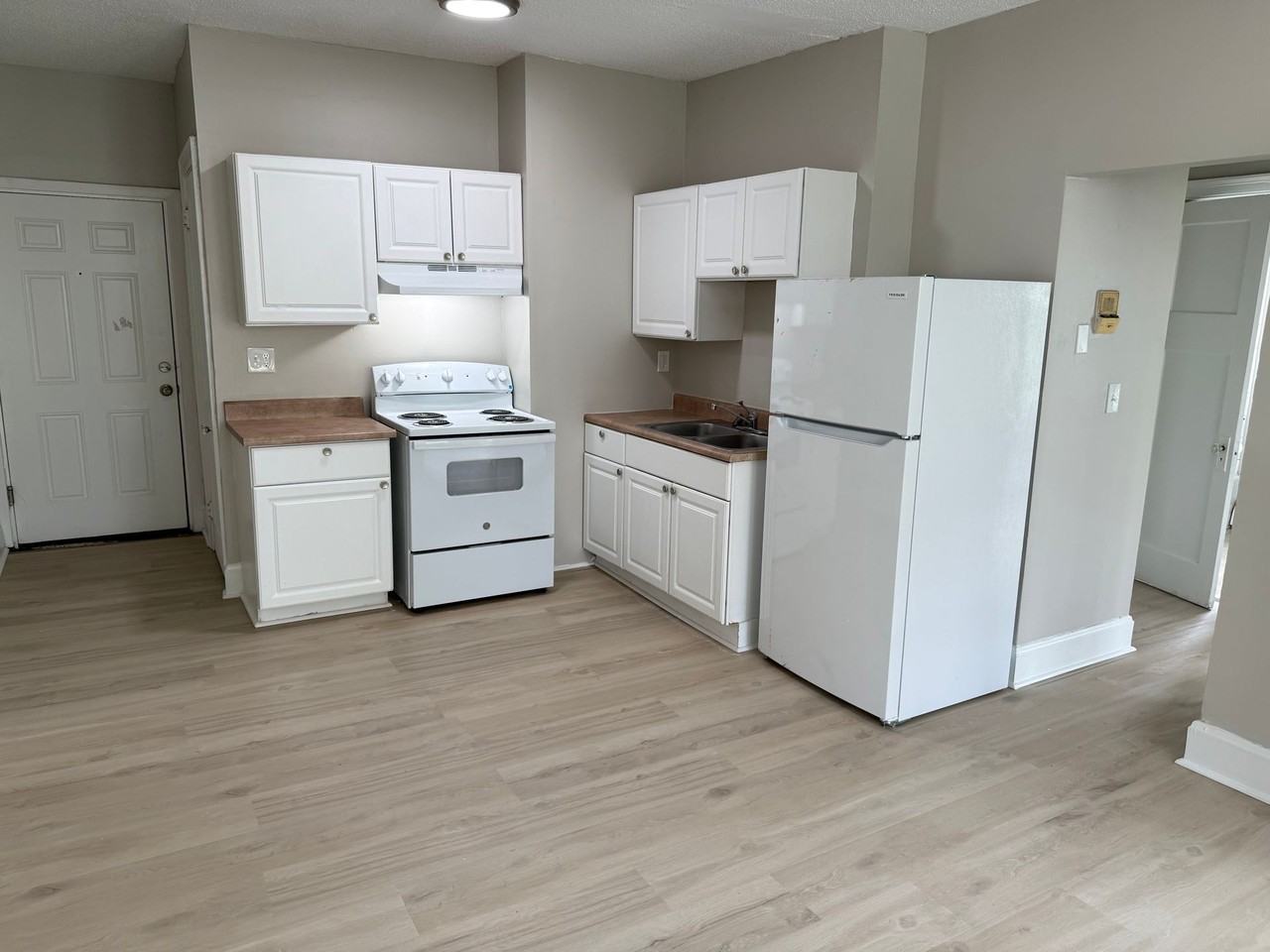 Two-Bedroom Available with Heat and Water Included - Photo 4 of 7