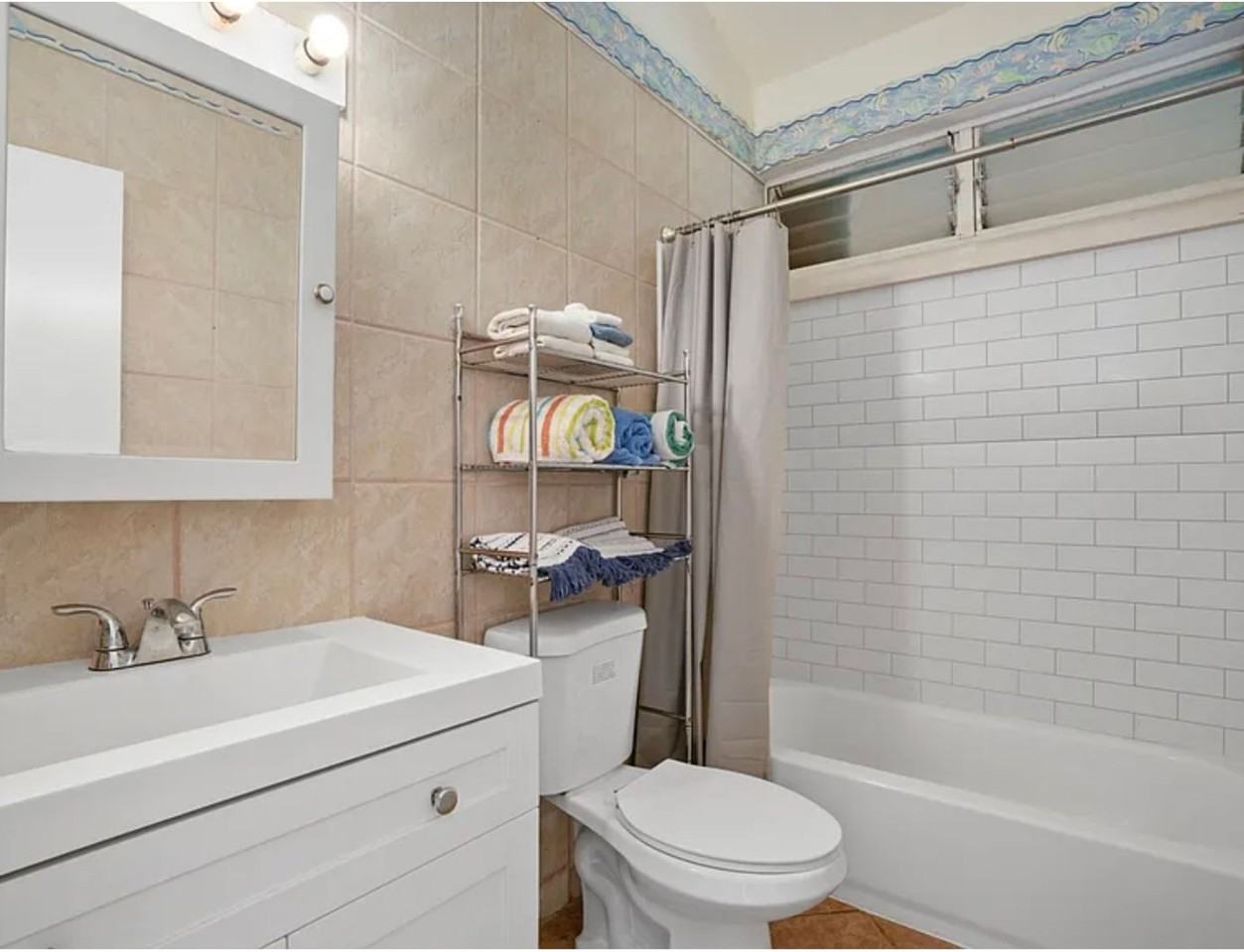 5060 Nonou Rd - Photo 5 of 11