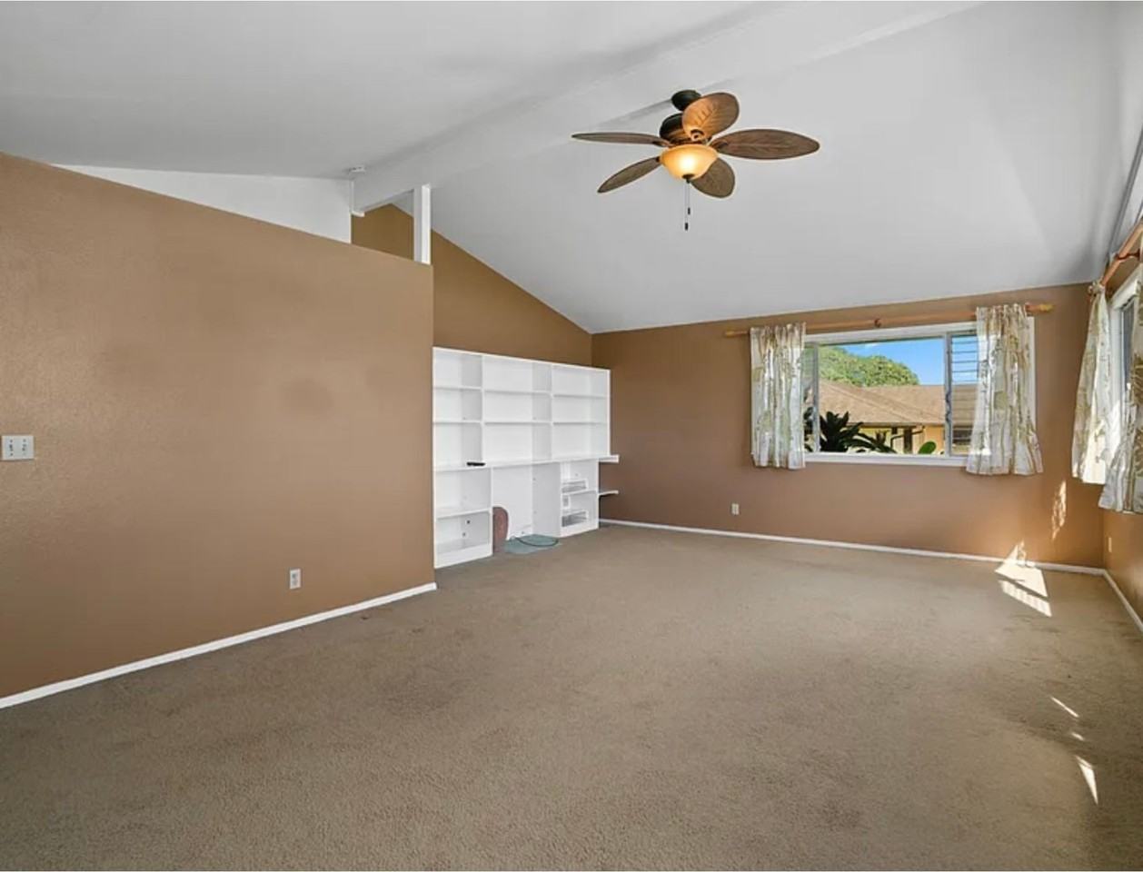 5060 Nonou Rd - Photo 7 of 11