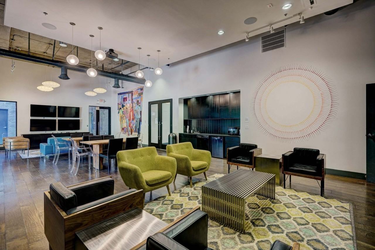 Level Apartments - Photo 7 of 11