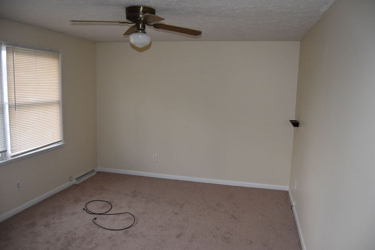 140 Park St - Photo 3 of 13