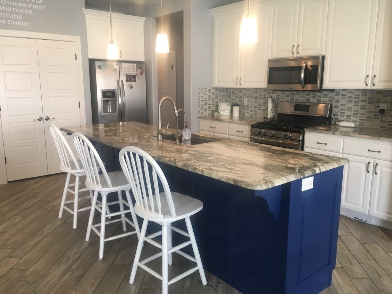 358 E Vermillion Ave - Photo 2 of 11