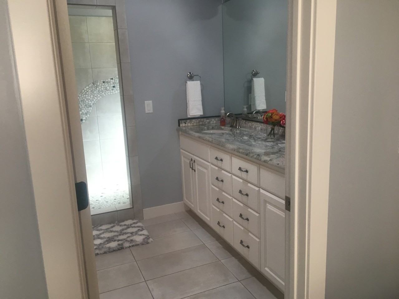 358 E Vermillion Ave - Photo 4 of 11