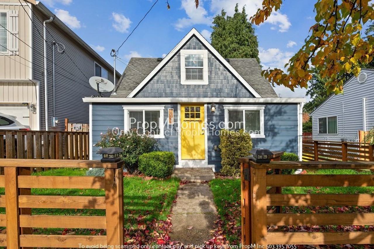 12235 Se Ellis St - Photo 2 of 25