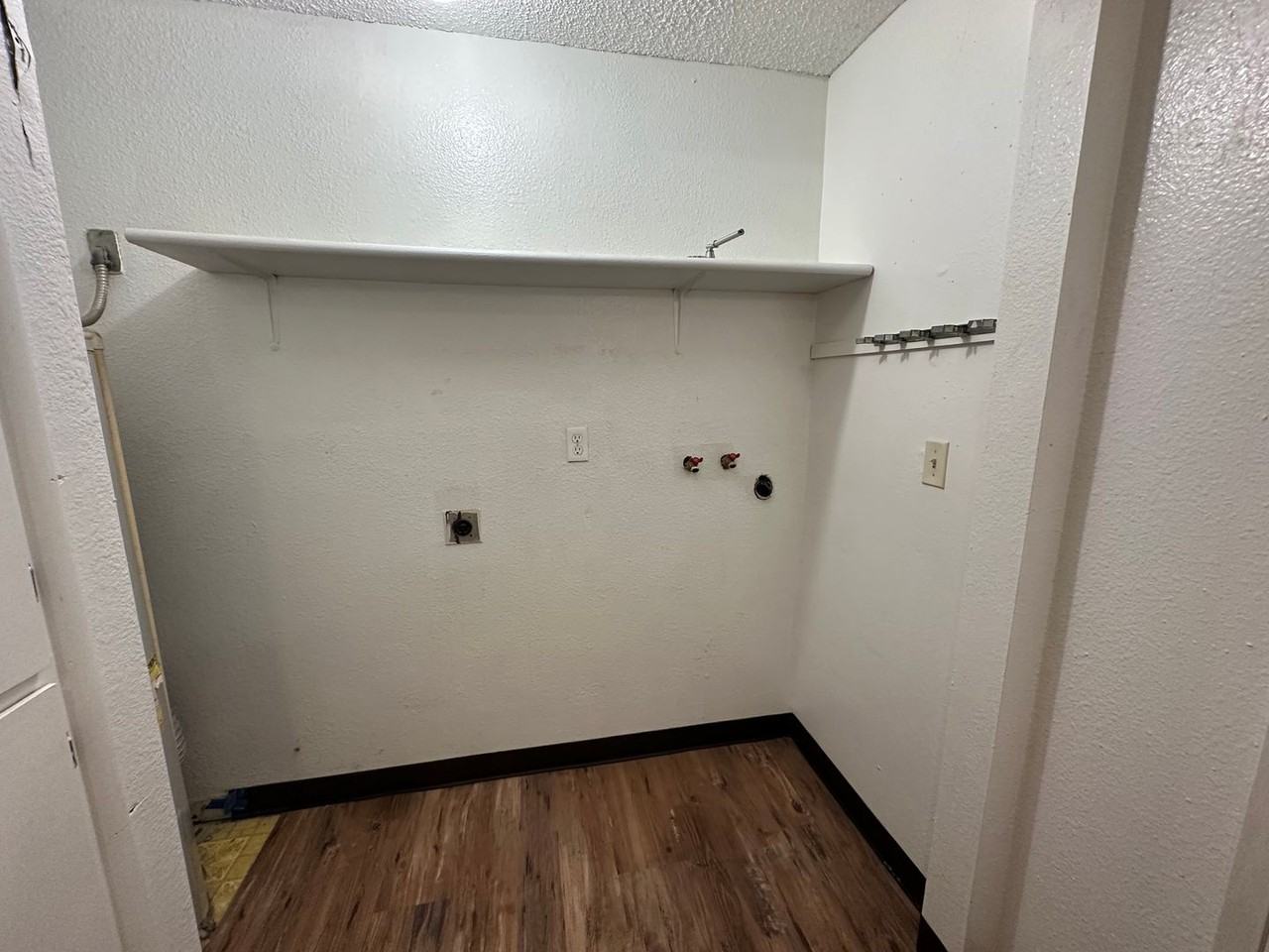 617 1/2 Nw 3rd St - Photo 6 of 8