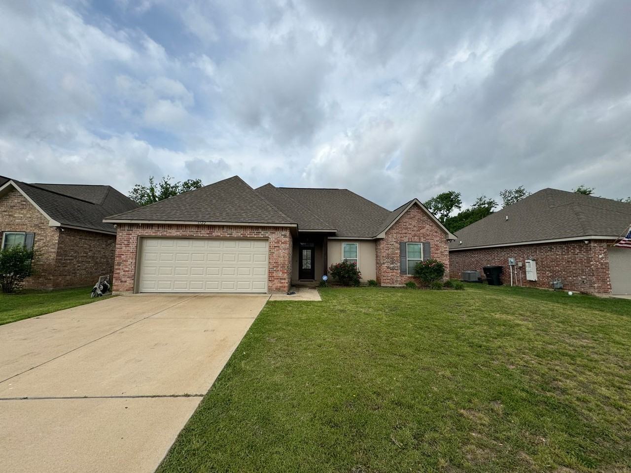 1122 Eli Connor Dr - Photo 2 of 23