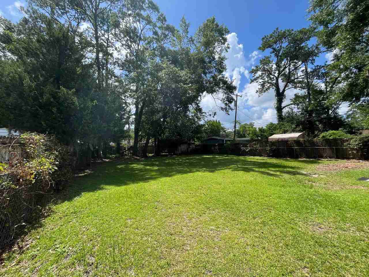 3330 Iantha St - Photo 3 of 14