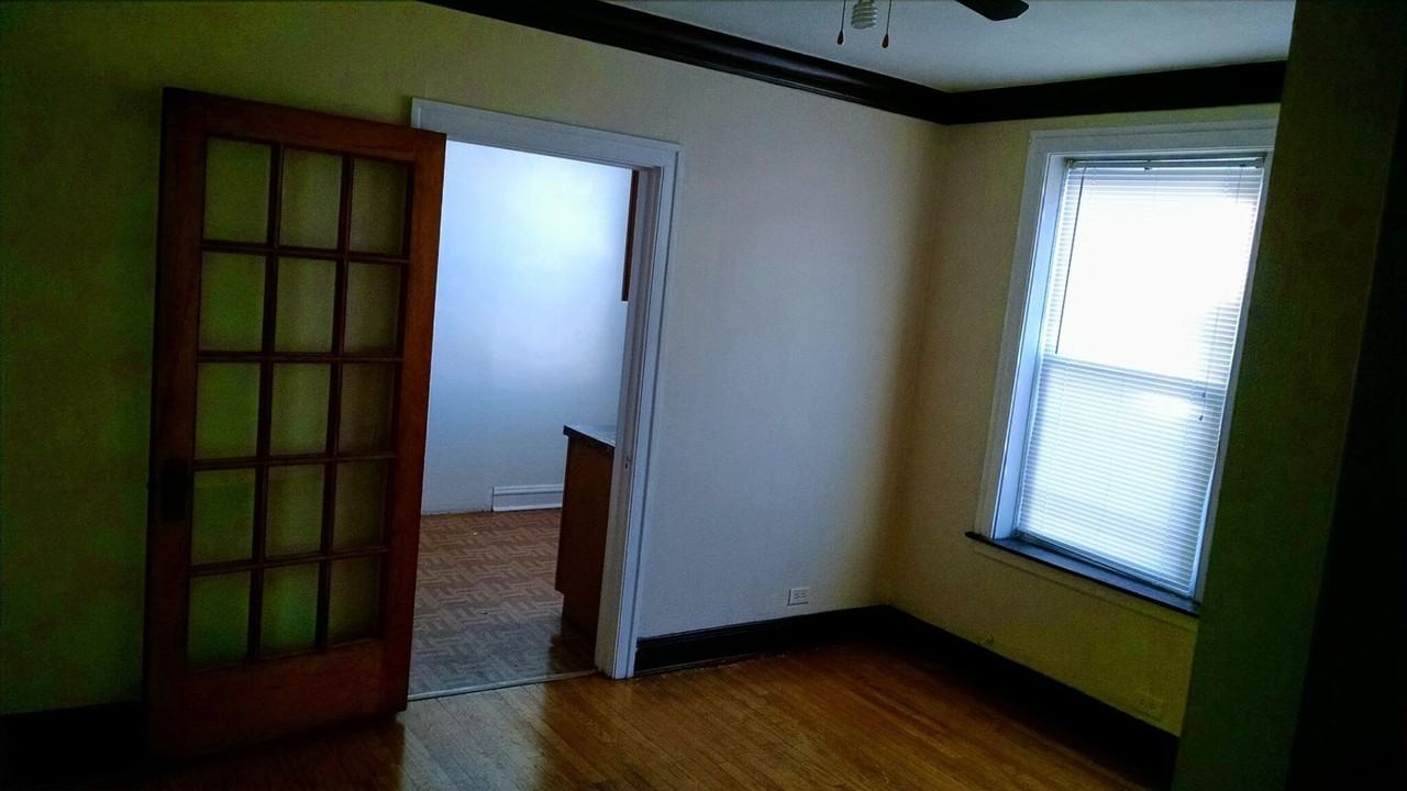 4850 W Henderson St #1N - Photo 3 of 7