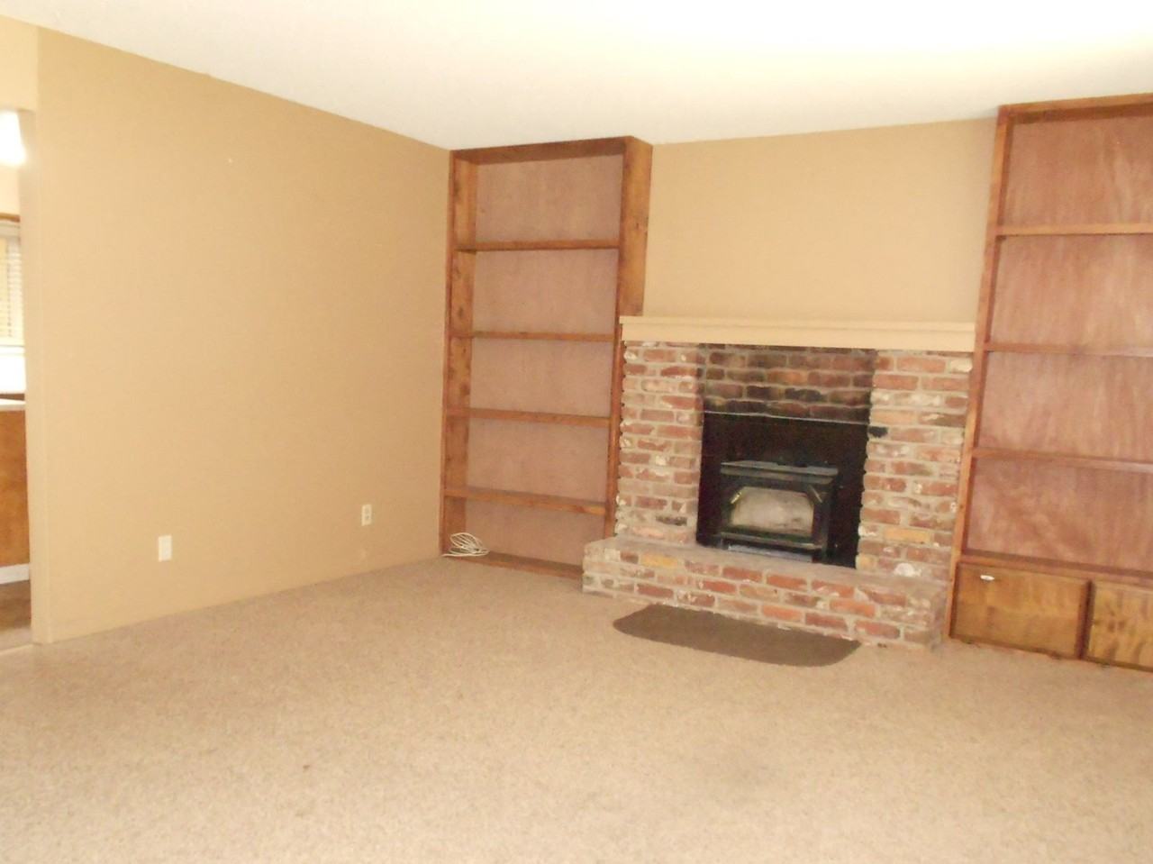 2141 S George Washington Blvd - Photo 2 of 3