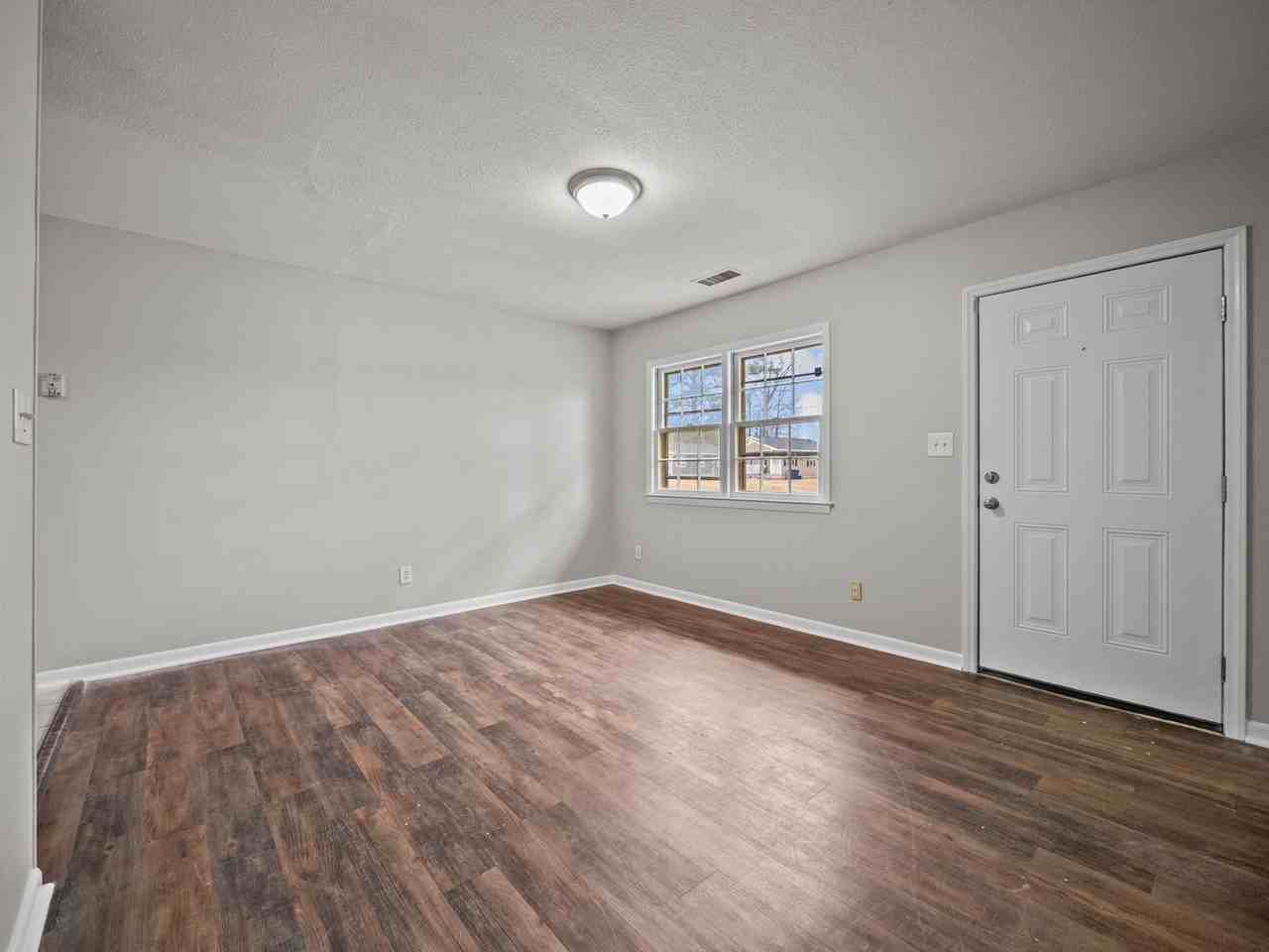 21D Sophia Dr - Photo 3 of 10