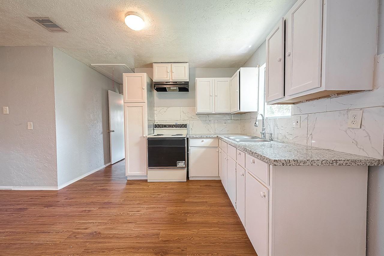 4810 Carmen Street - Photo 5 of 15