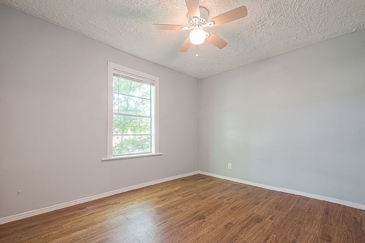 4810 Carmen Street - Photo 6 of 15