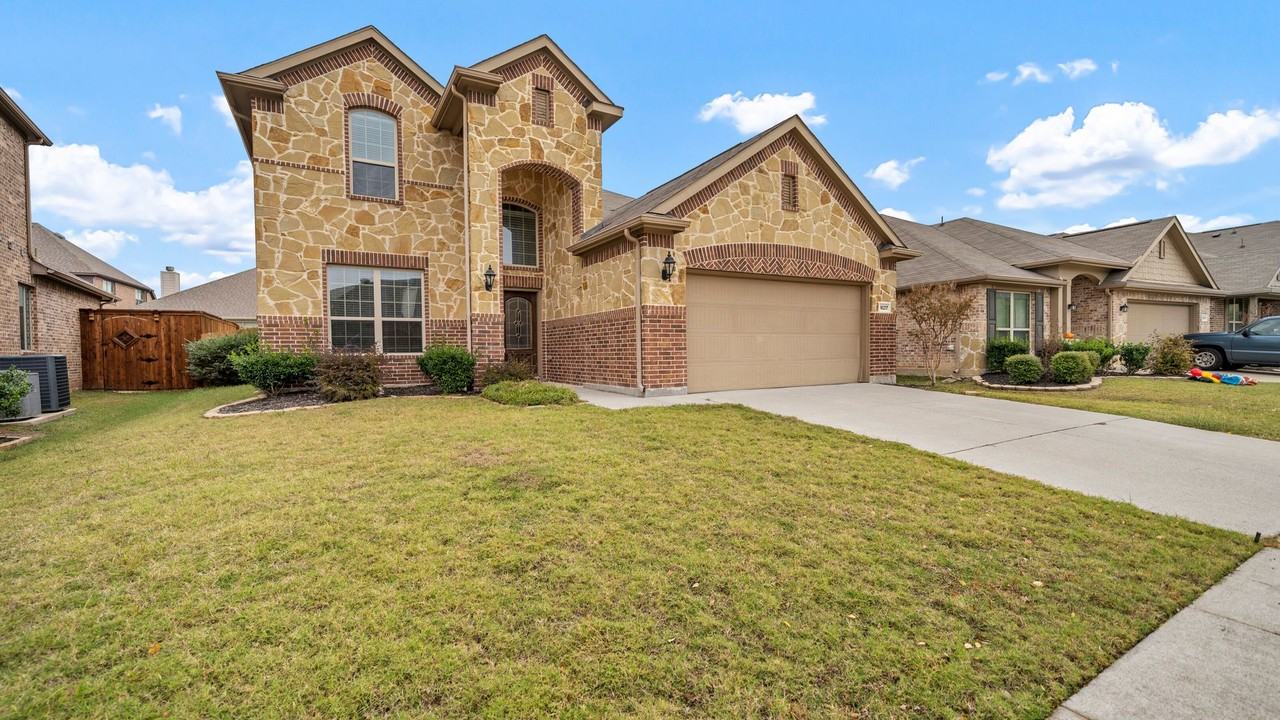 16217 White Rock Blvd - Photo 2 of 46