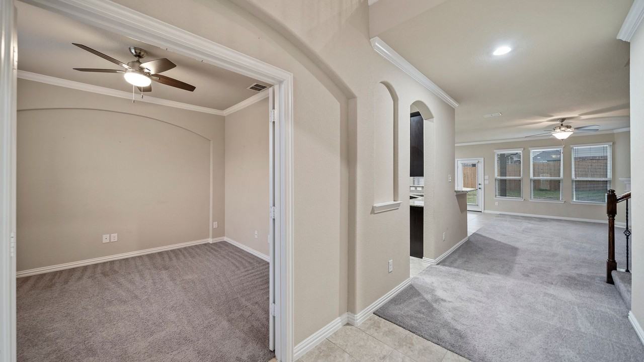 16217 White Rock Blvd - Photo 5 of 46
