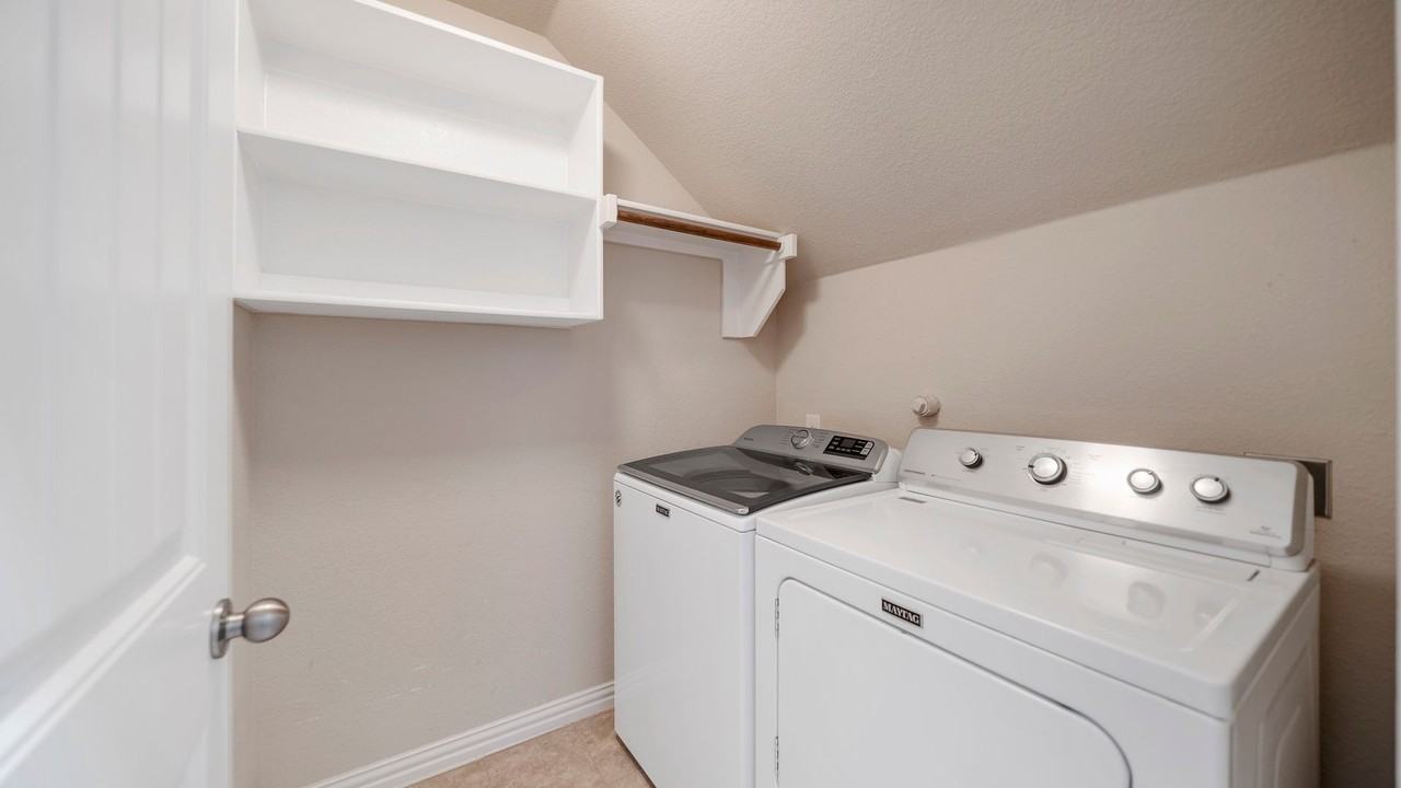 16217 White Rock Blvd - Photo 7 of 46