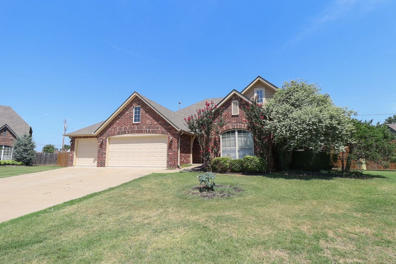 5107 Barr Dr - Photo 2 of 38