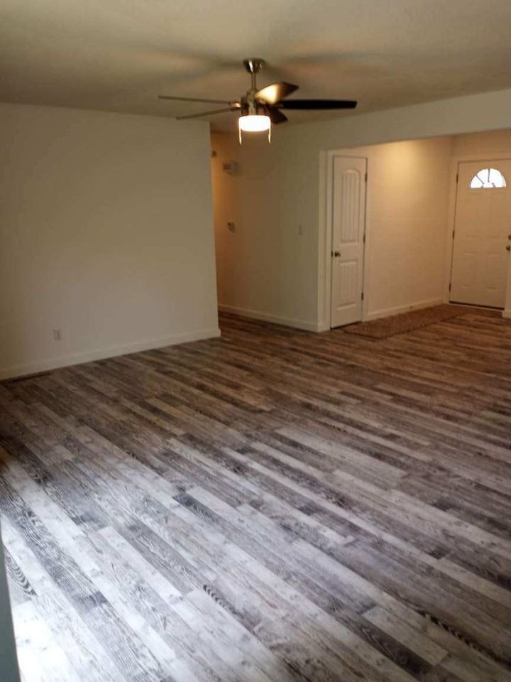 1261 S Plaza Ave - Photo 3 of 12