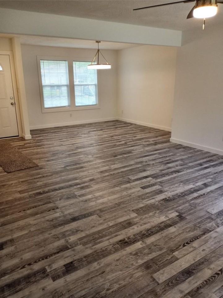 1261 S Plaza Ave - Photo 4 of 12