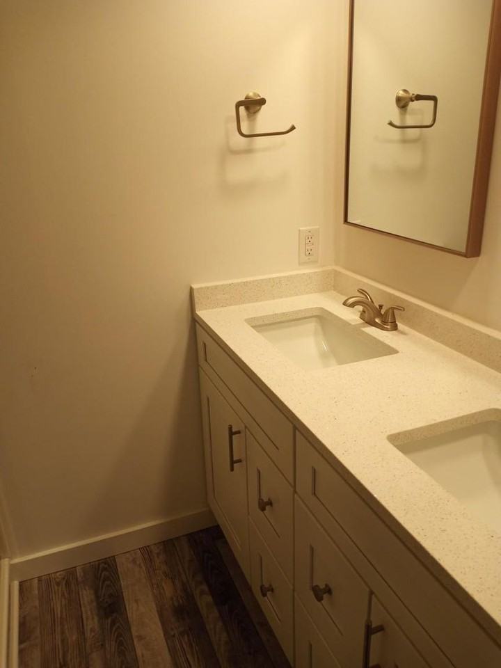 1261 S Plaza Ave - Photo 6 of 12