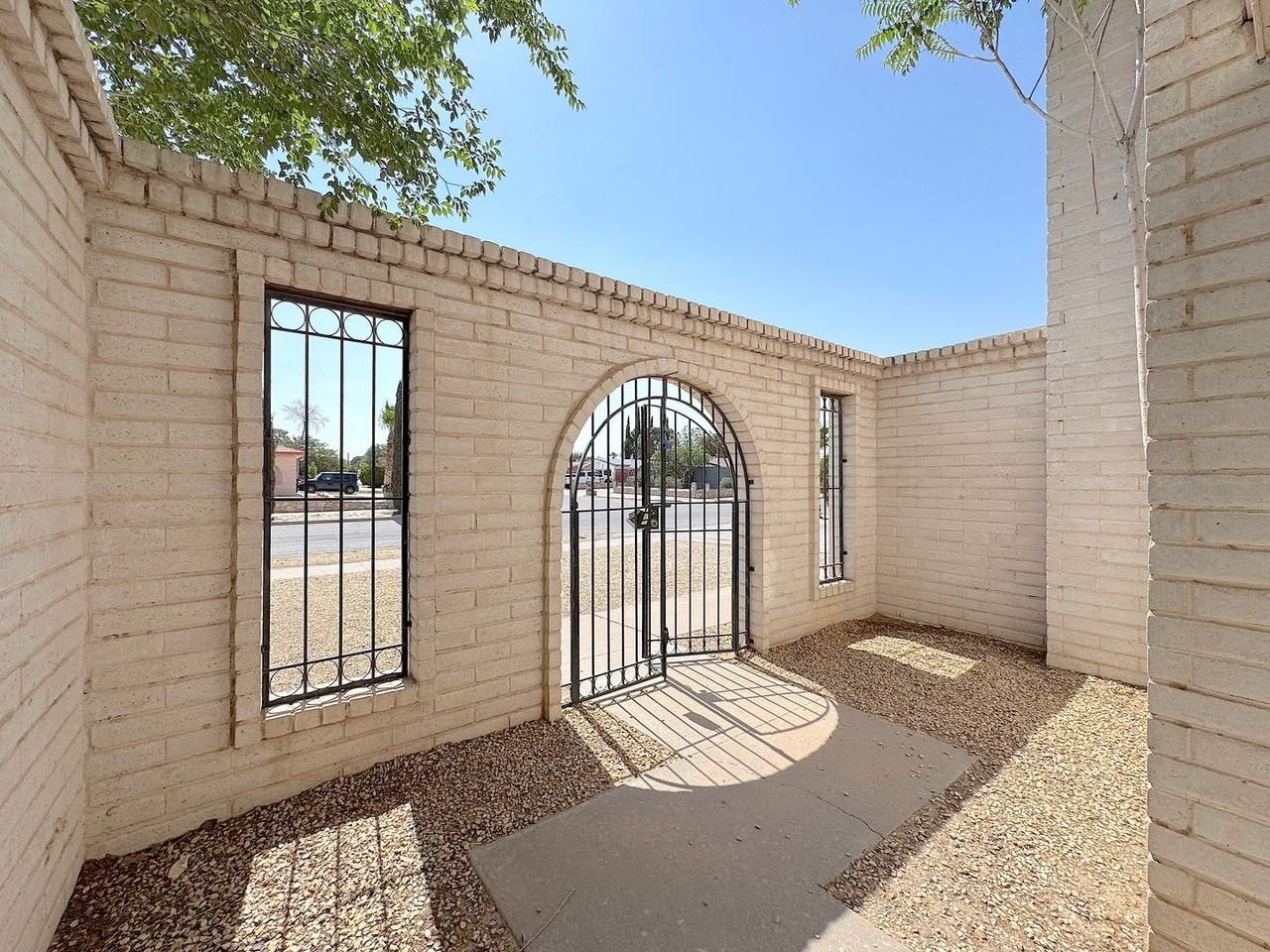 3589 Red Sails Dr - Photo 2 of 26