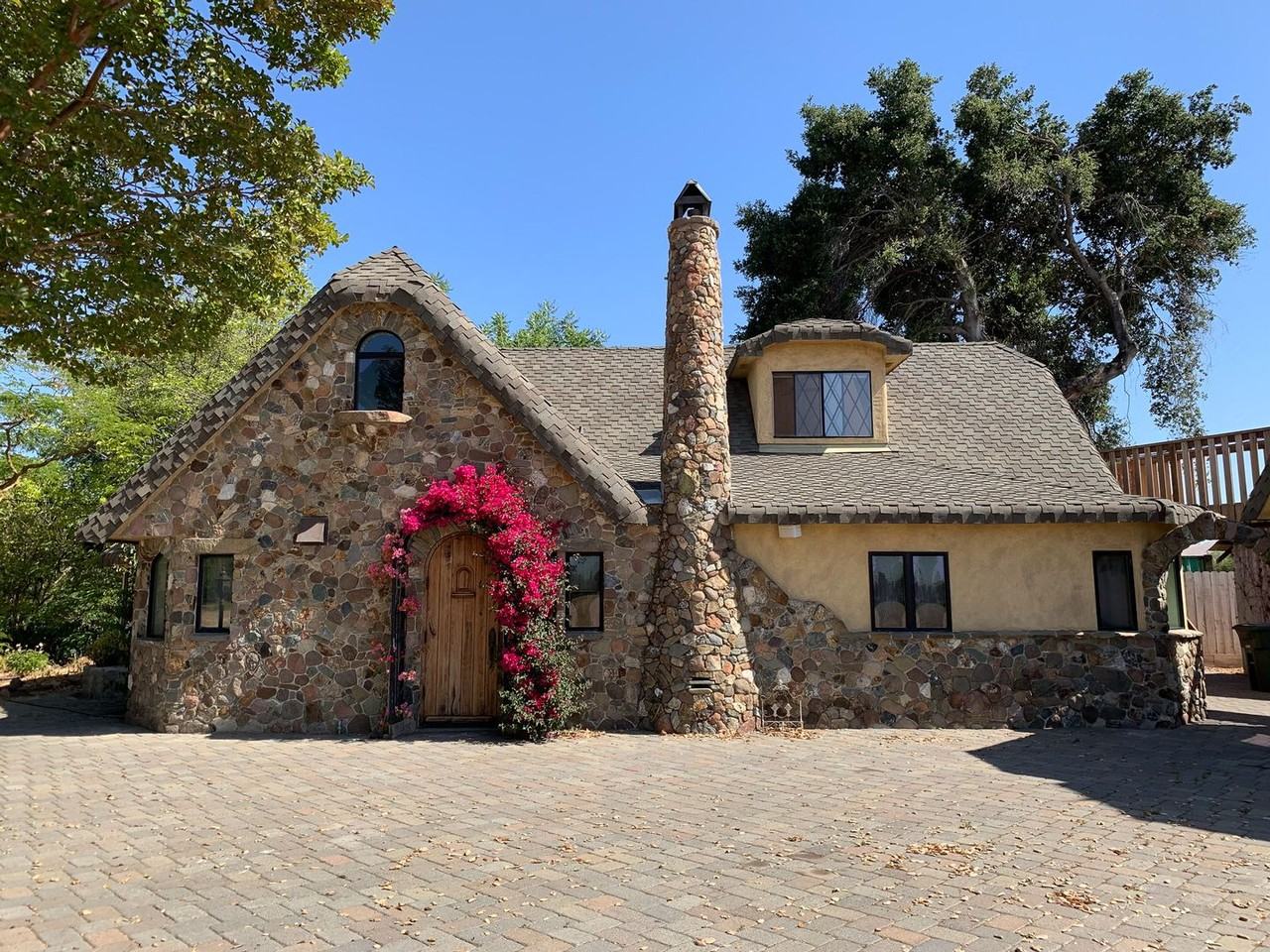 131 Magladry Rd - Photo 3 of 50