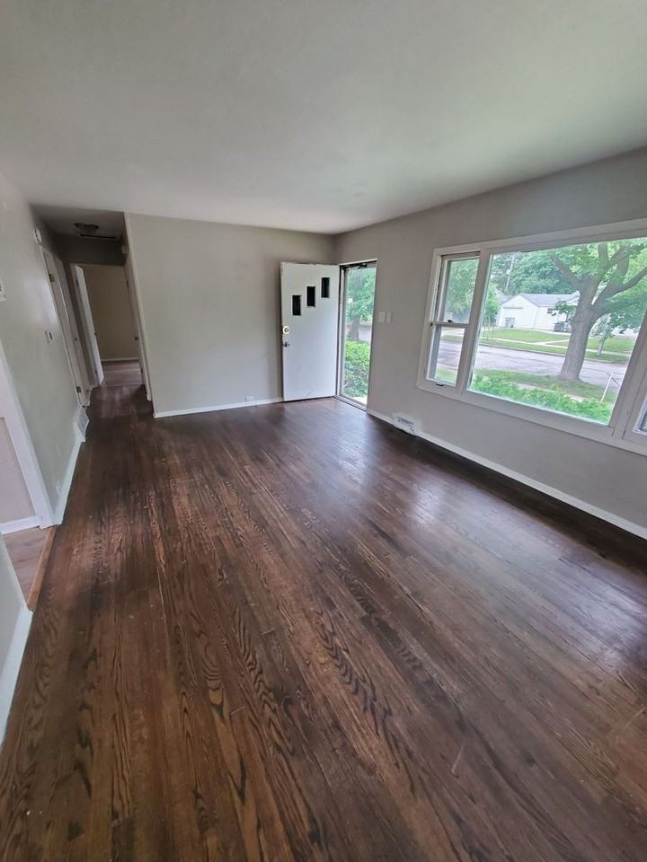 5675 N 56th St - Photo 3 of 14