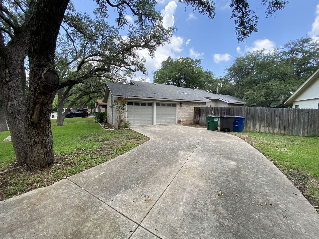 2523 Old Trail St - Photo 3 of 19