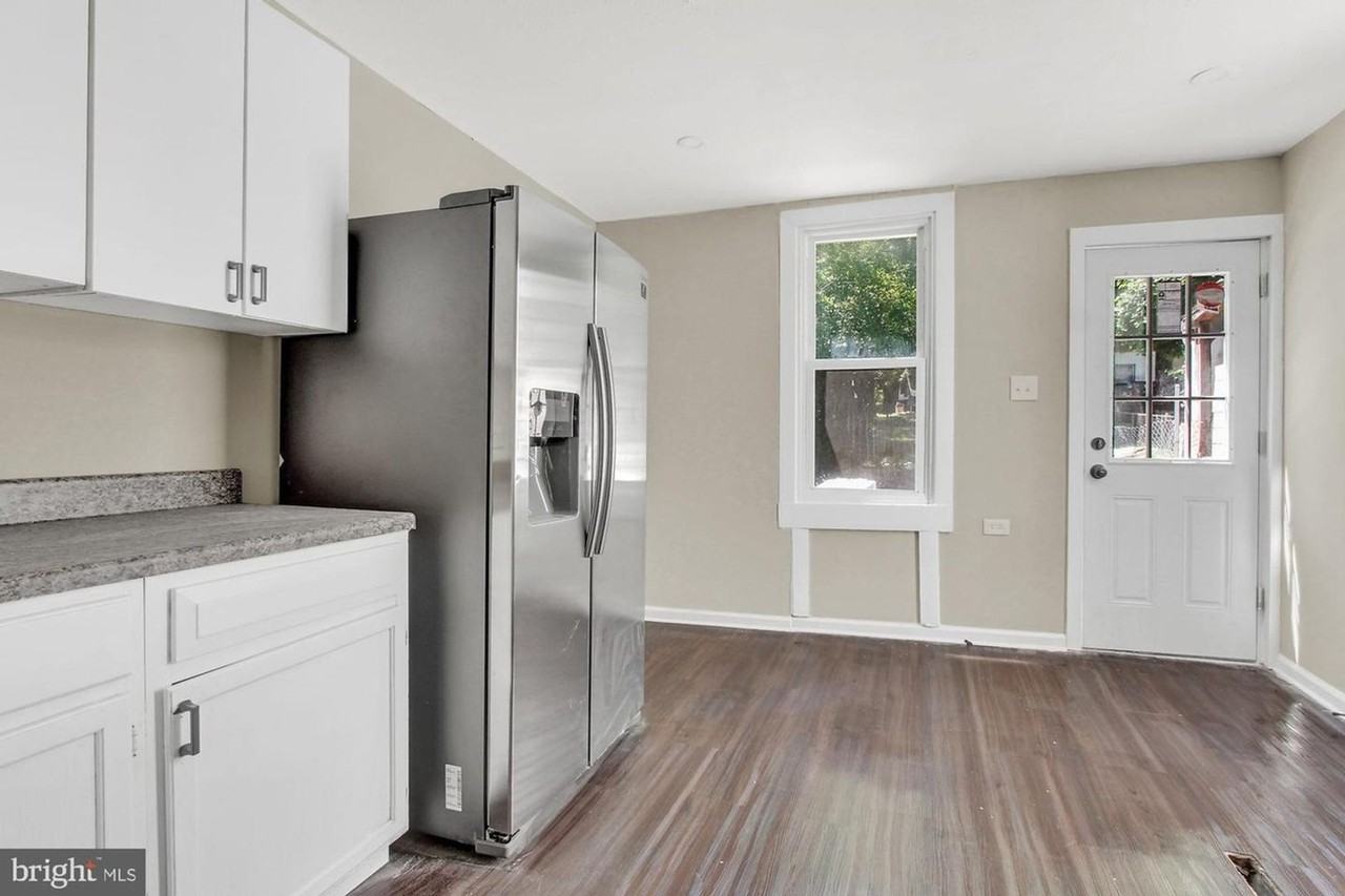 2369 Canby St - Photo 3 of 25