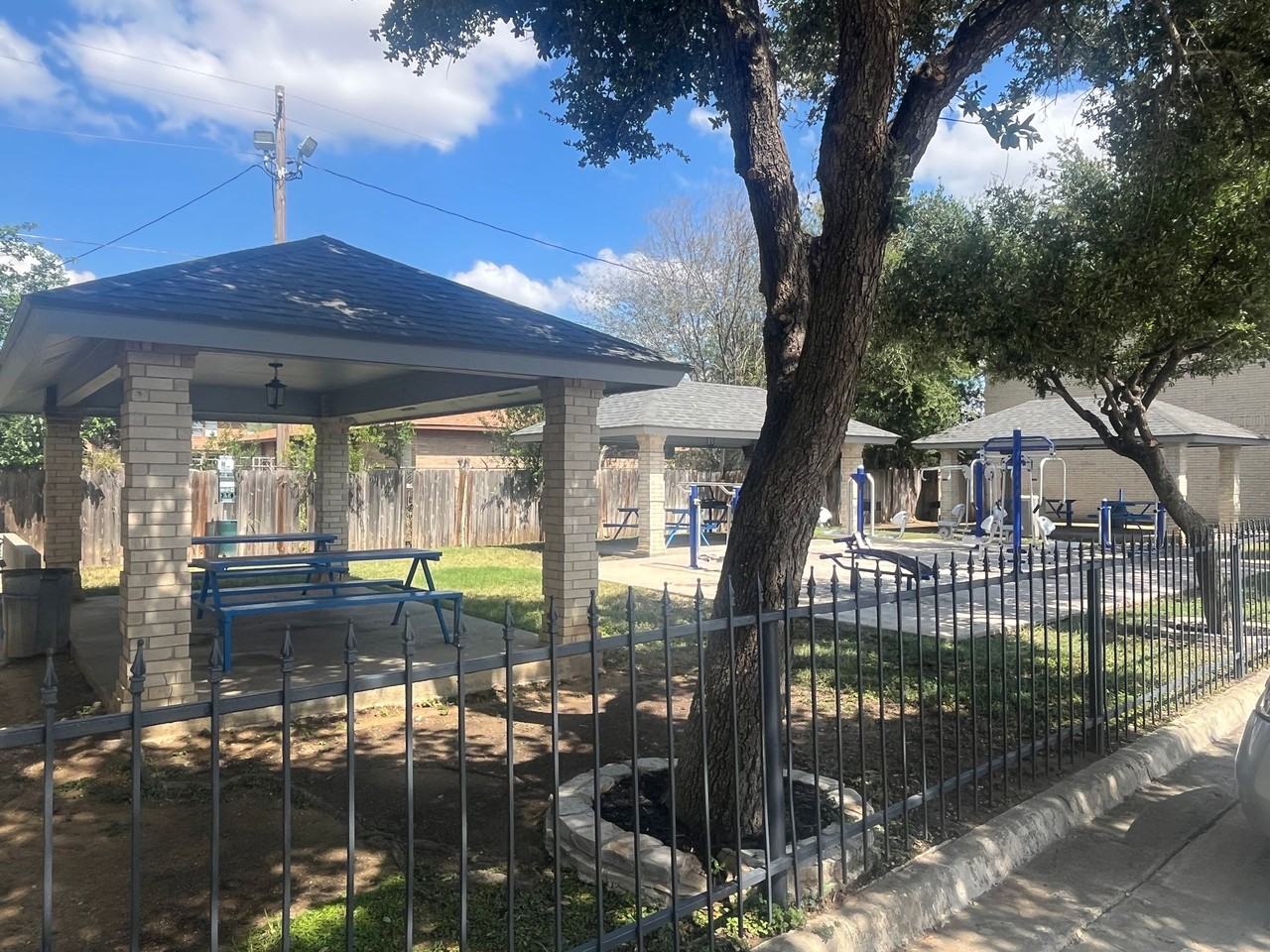 Town Lake Apartments - Photo 6 of 38