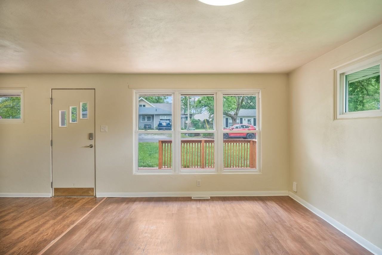 214 Augusta Dr - Photo 4 of 20