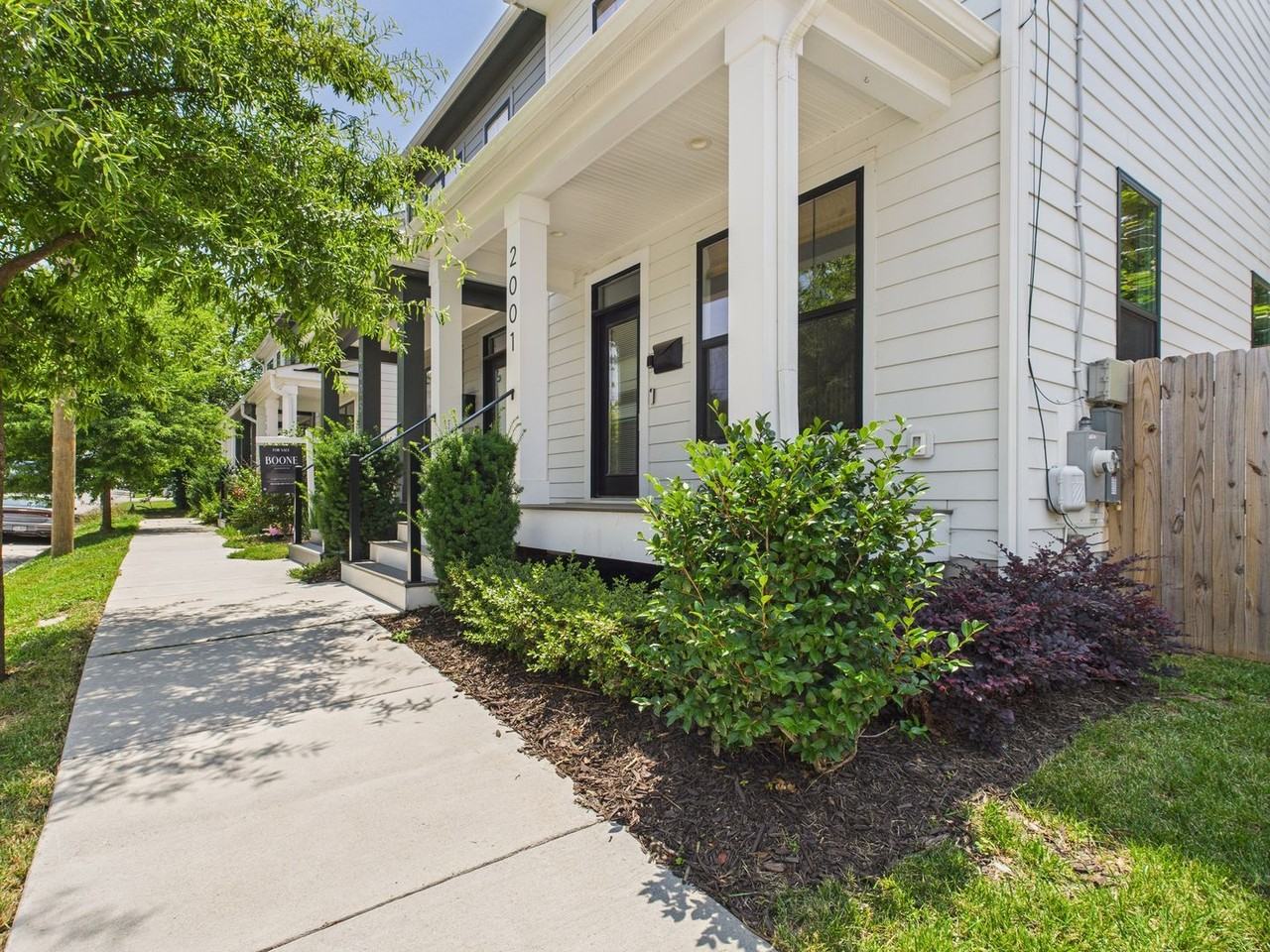 2001 R St - Photo 3 of 30