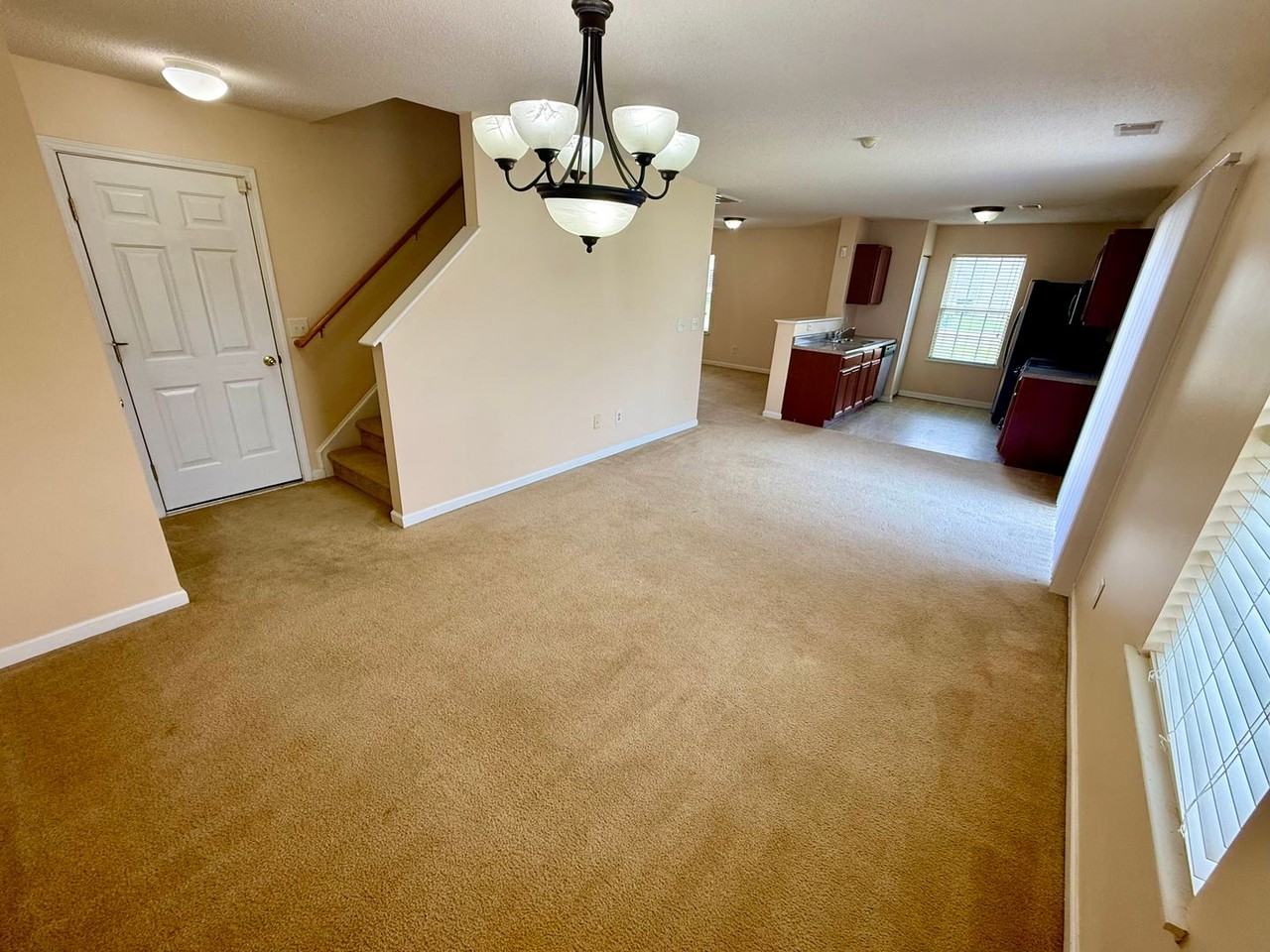 1700 Polaris Dr - Photo 4 of 14