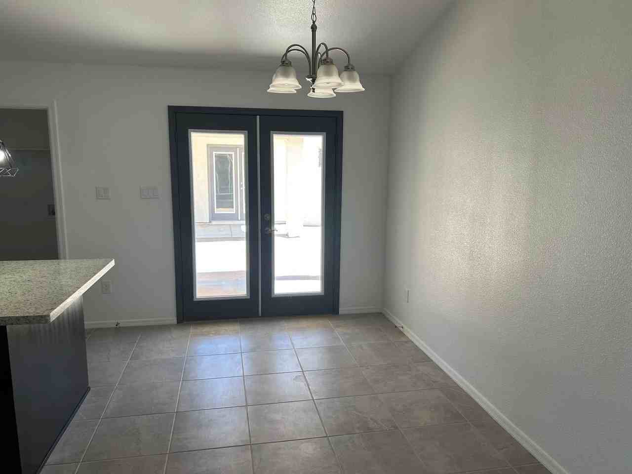 12627 S Prescott Rd - Photo 2 of 10