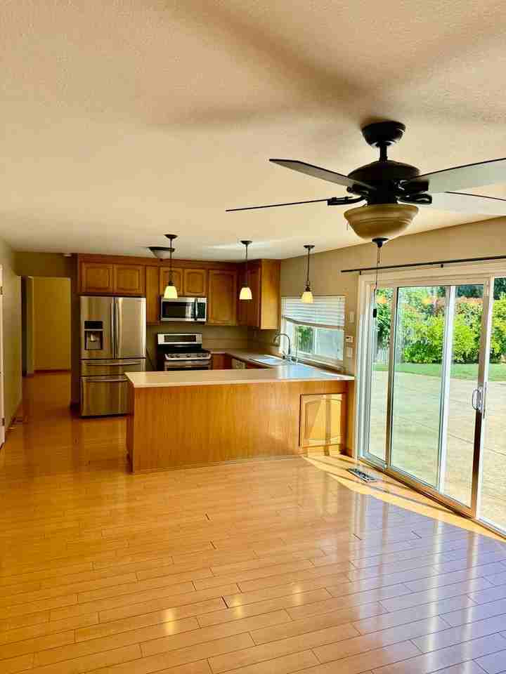 101 Mt Whitney Way - Photo 3 of 22